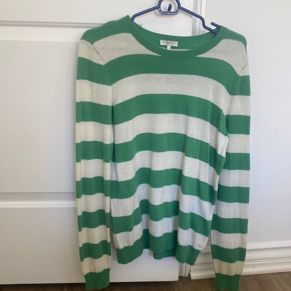 Green & white cashmere sweater